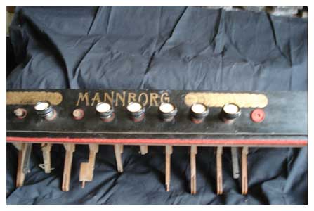 Панель управления фисгармонии до реставрации